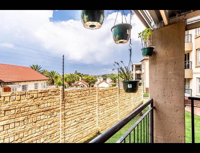 2 BEDROOM TOWNHOUSE FOR SALE IN MEREDALE